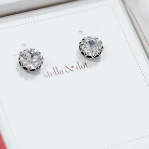 Stella & Dot Vintage Crystal Studs